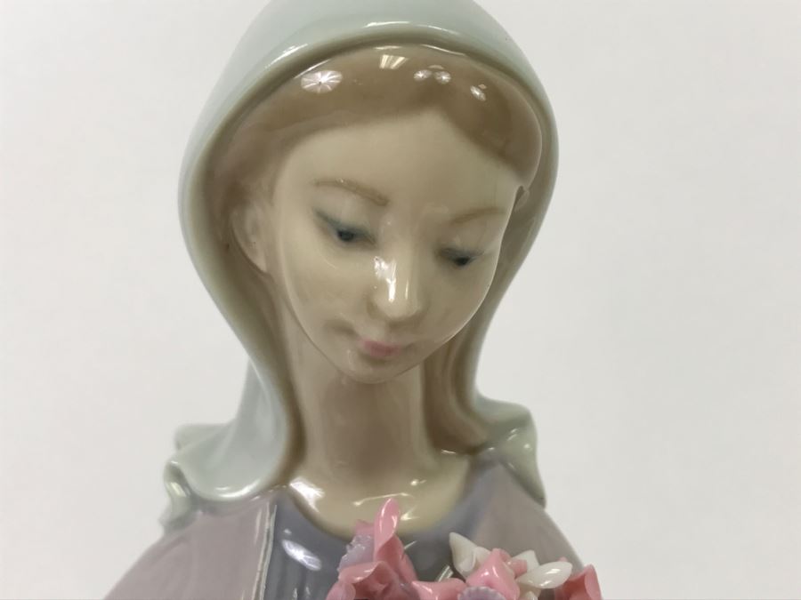 Lladro Collectible Figurine, Lady With Flowers Retails For $415 [Photo 6]