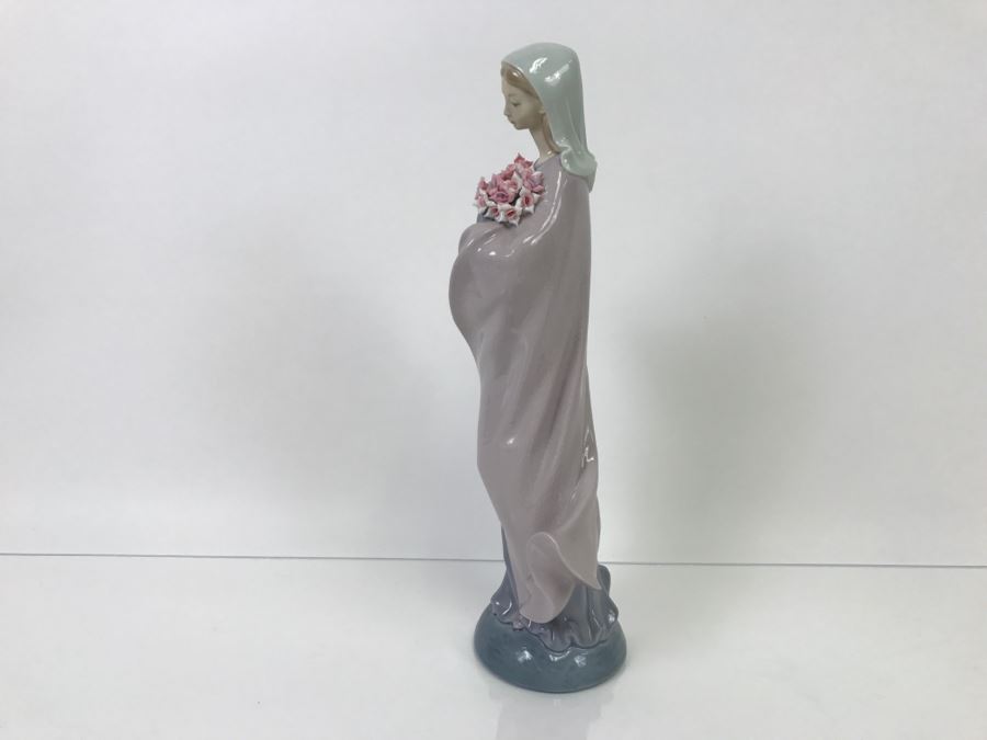 Lladro Collectible Figurine, Lady With Flowers Retails For $415 [Photo 8]