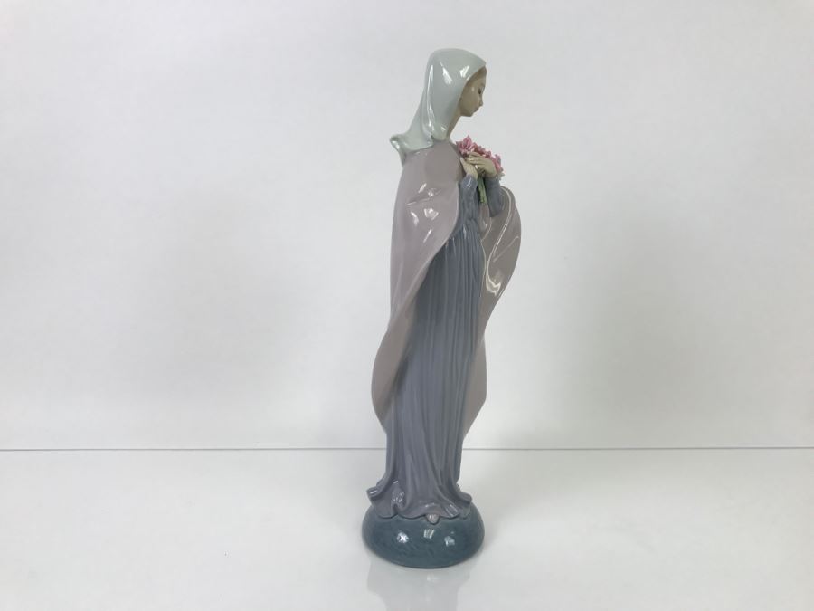 Lladro Collectible Figurine, Lady With Flowers Retails For $415 [Photo 10]