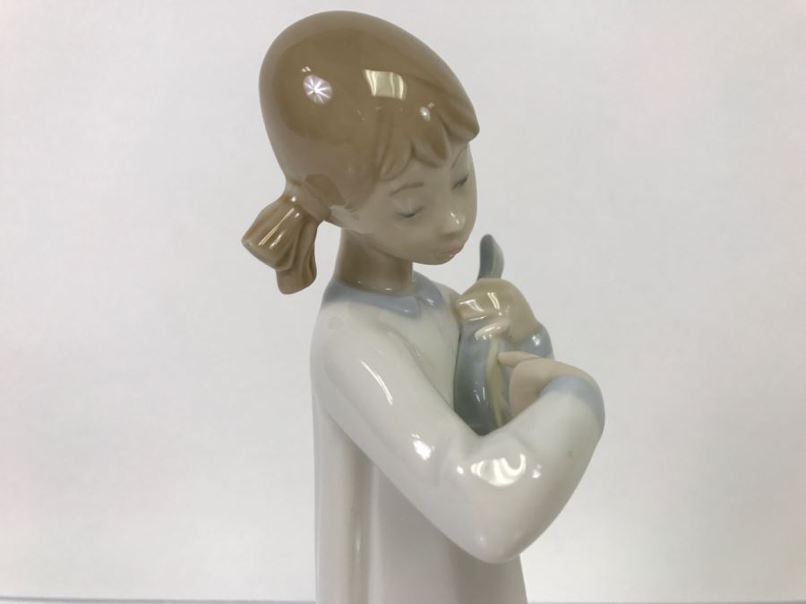 Lladro Figurine Girl Playing Ukulele Small Guitar #4871 [Photo 8]