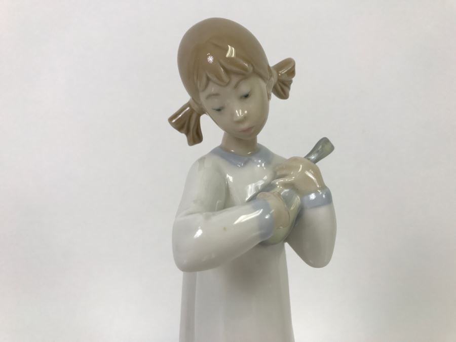 Lladro Figurine Girl Playing Ukulele Small Guitar #4871 [Photo 3]