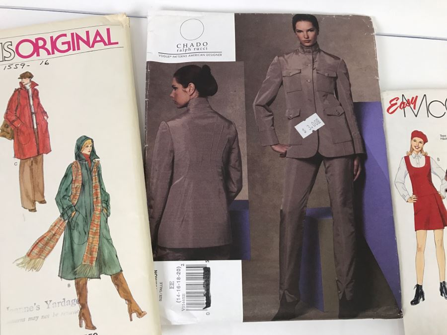 Lot Of Vintage Sewing Patterns [Photo 3]