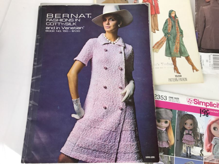 Lot Of Vintage Sewing Patterns [Photo 6]