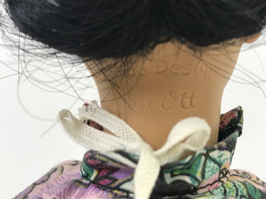 Heidi Ott Hand Made Doll [Photo 8]