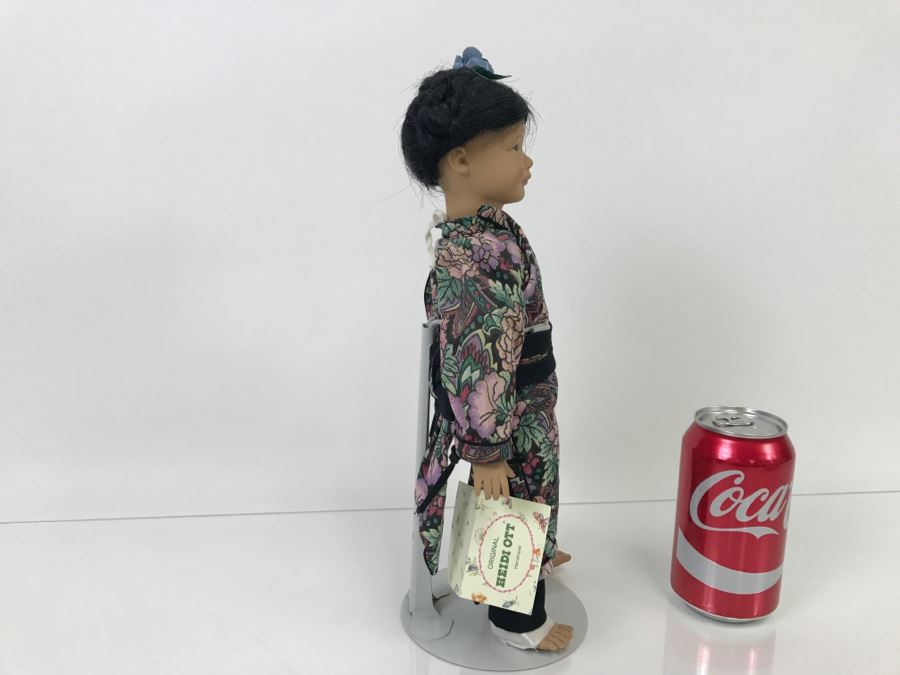 Heidi Ott Hand Made Doll [Photo 4]