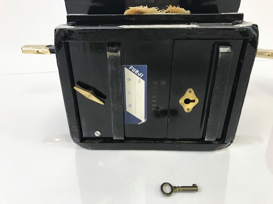 Japanese Music Box Piggy Bank With Key [Photo 11]