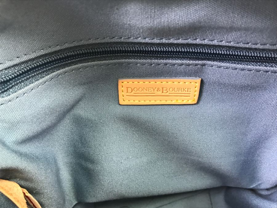 Dooney & Bourke DB Handbag [Photo 9]