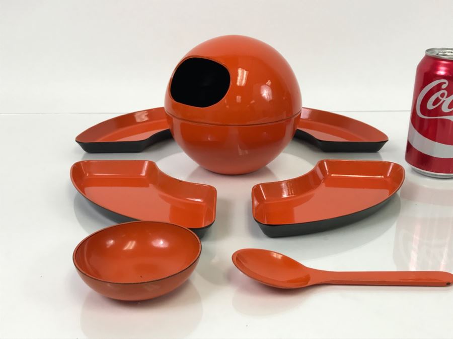 Mid-Century Modern Orange Lacquer Ware Set [Photo 8]