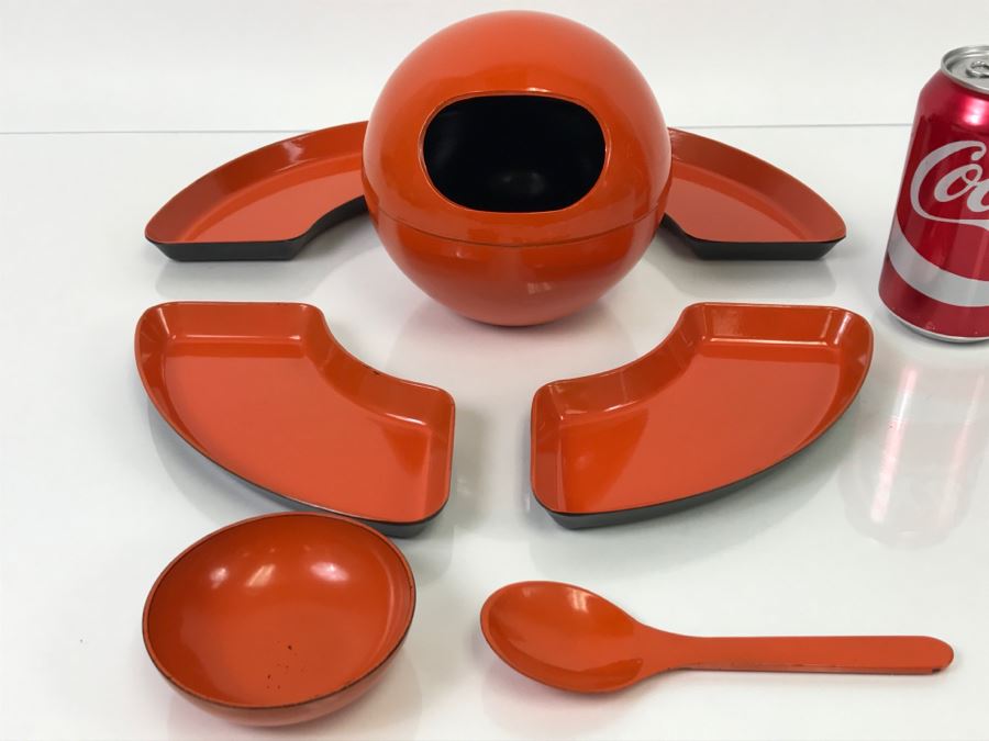 Mid-Century Modern Orange Lacquer Ware Set [Photo 9]