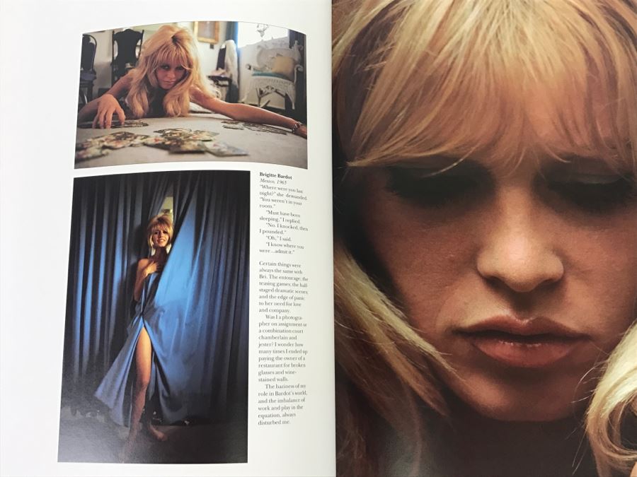 MARILYN MONROE Photograph Signed By Photographer Douglas Kirkland Plus Coffee Table Book 'Light Years' By Douglas Kirkland Featuring Same Photograph Appraised At $1,500 In 2000 - This Item Has A Reserve [Photo 22]