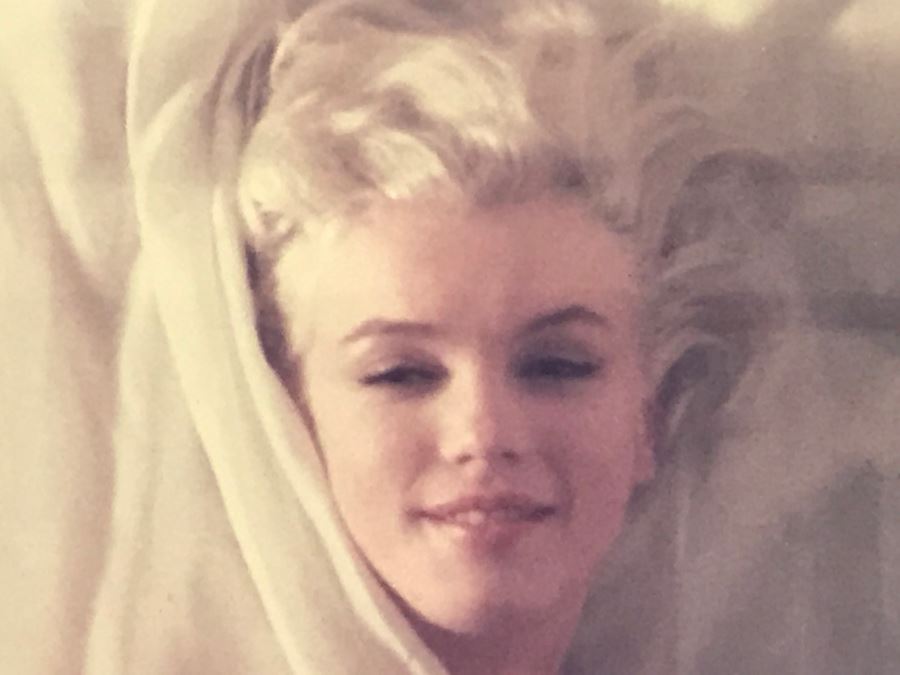 MARILYN MONROE Photograph Signed By Photographer Douglas Kirkland Plus Coffee Table Book 'Light Years' By Douglas Kirkland Featuring Same Photograph Appraised At $1,500 In 2000 - This Item Has A Reserve [Photo 10]