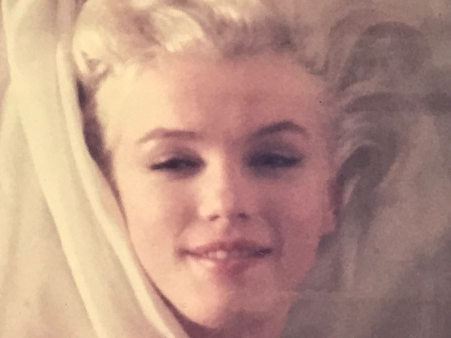 MARILYN MONROE Photograph Signed By Photographer Douglas Kirkland Plus Coffee Table Book 'Light Years' By Douglas Kirkland Featuring Same Photograph Appraised At $1,500 In 2000 - This Item Has A Reserve [Photo 9]