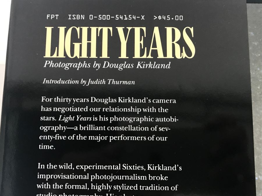 MARILYN MONROE Photograph Signed By Photographer Douglas Kirkland Plus Coffee Table Book 'Light Years' By Douglas Kirkland Featuring Same Photograph Appraised At $1,500 In 2000 - This Item Has A Reserve [Photo 16]