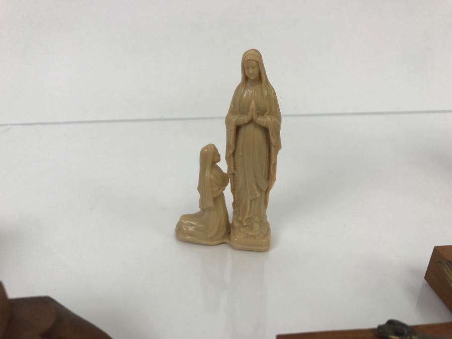 Various Religious Items Crosses [Photo 6]