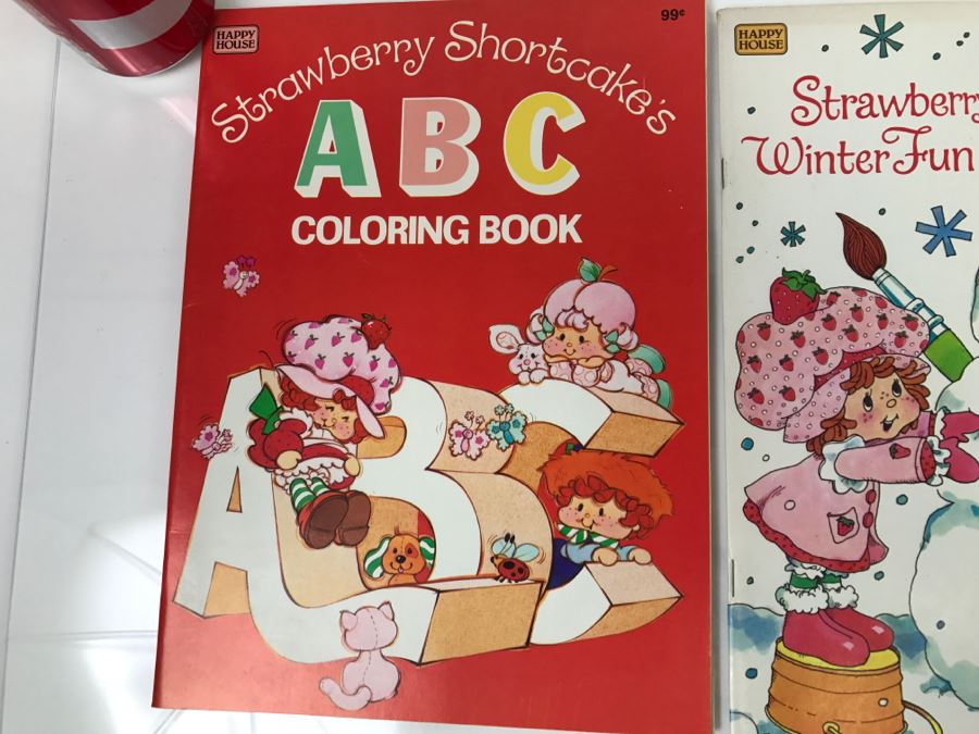 (12) Collection Of Strawberry Shortcake Coloring Books And Books New Old Stock [Photo 9]