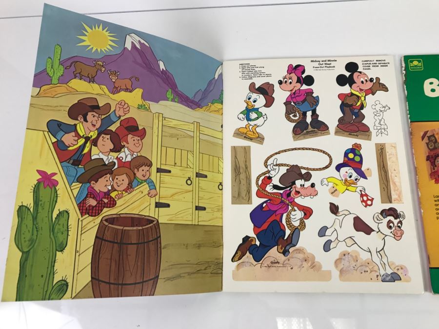 (3) Press-Out Playbook Walt Disney's Winnie-The-Pooh & Friends, Mickey & Minnie Out West, Bugs Bunny On The Farm New Old Stock [Photo 8]