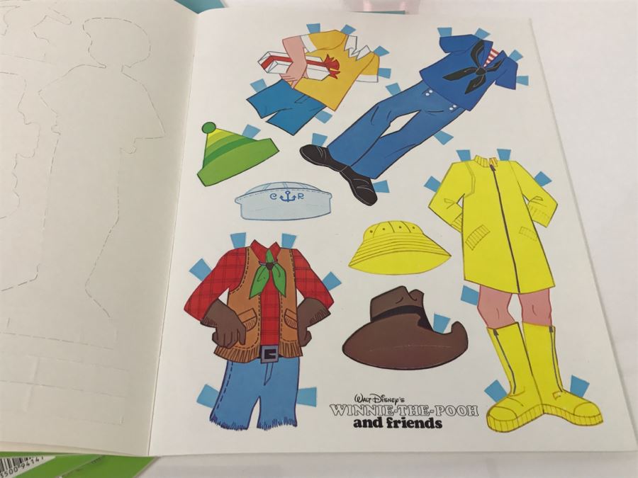 (4) Walt Disney's Winnie-The-Pooh And Friends Paper Doll Books New Old Stock [Photo 7]