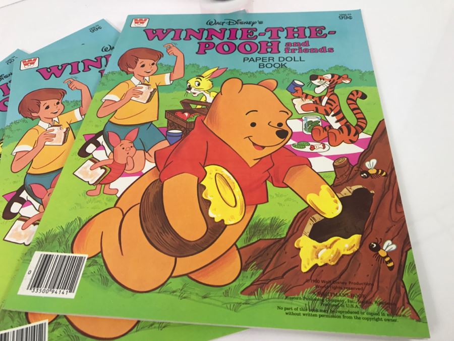 (4) Walt Disney's Winnie-The-Pooh And Friends Paper Doll Books New Old Stock [Photo 2]