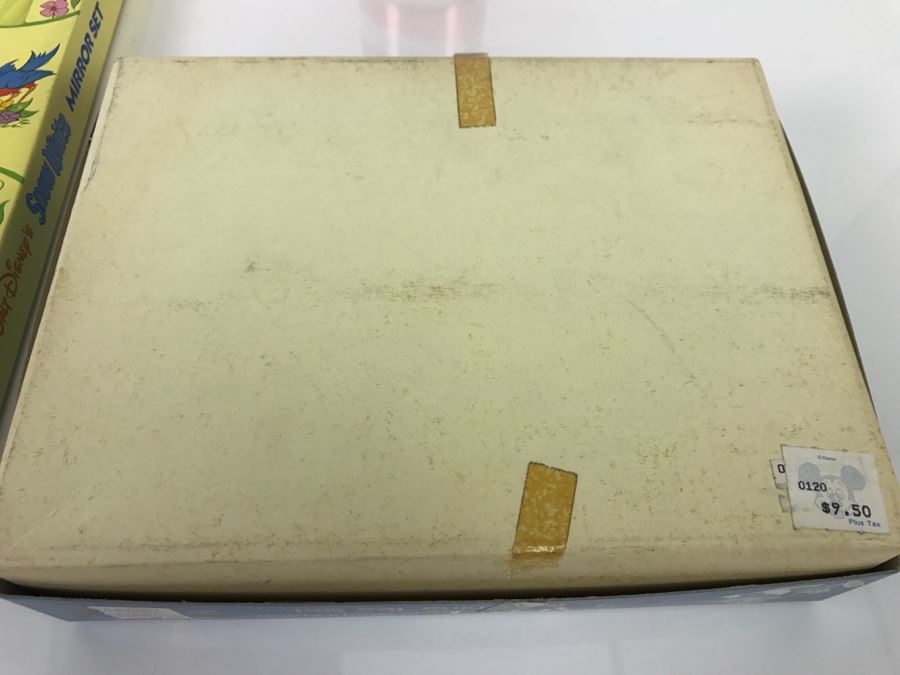 Walt Disney's Snow White Mirror Set And Walt Disney's Alice In Wonderland Toy China Set New Old Stock [Photo 9]