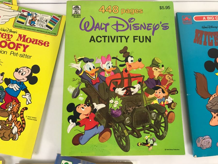 (10) Vintage Coloring And Activity Books Winnie The Pooh, Walt Disney's Mickey Mouse And Goofy, Minnie Mouse, Walt Disney's Storybook Friends, Goofy New Old Stock [Photo 4]