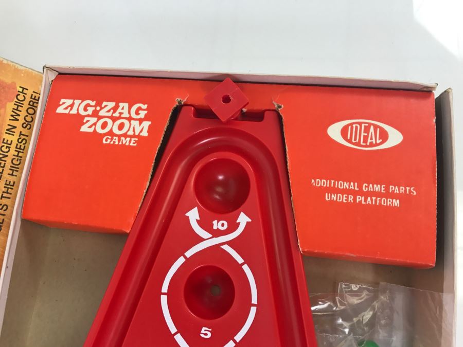 Vintage 1970 IDEAL Zig-Zag Zoom Game Box Has Some Damage [Photo 9]