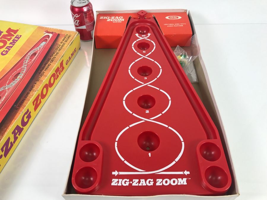 Vintage 1970 IDEAL Zig-Zag Zoom Game Box Has Some Damage [Photo 10]