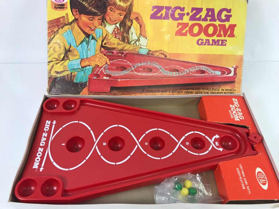 Vintage 1970 IDEAL Zig-Zag Zoom Game Box Has Some Damage [Photo 6]