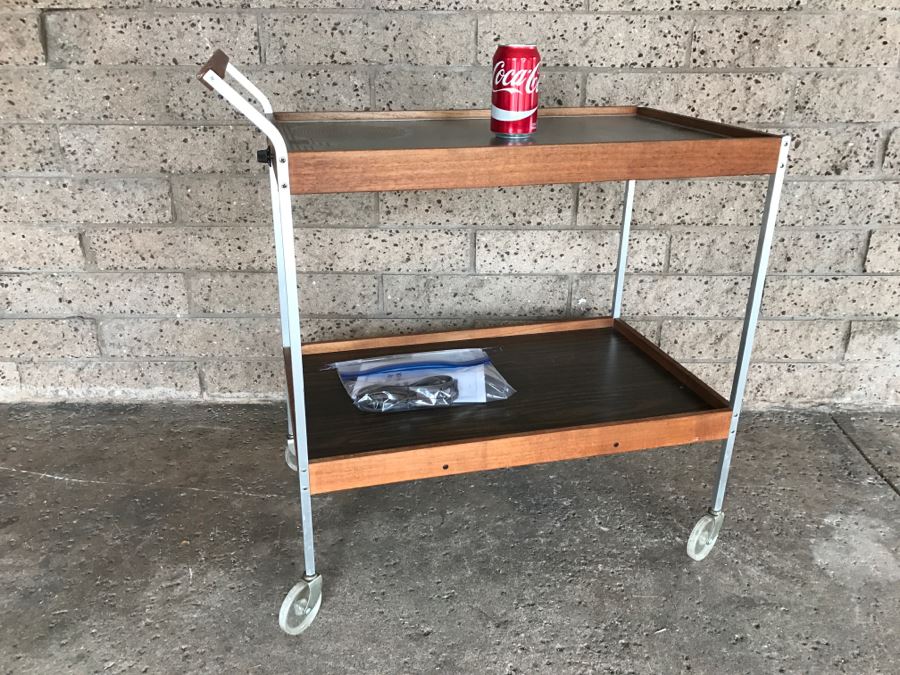 Mid-Century Salton-Hotray Heating Cart With Manual In Great Condition - 2'6' X 1'5' X 2'7'H [Photo 2]