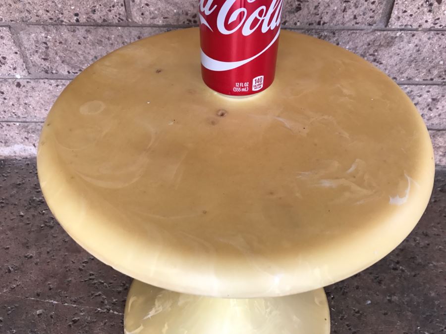 Mid-Century Modern Plastic Tulip Side Table - 1'2'R X 1'5'H [Photo 4]