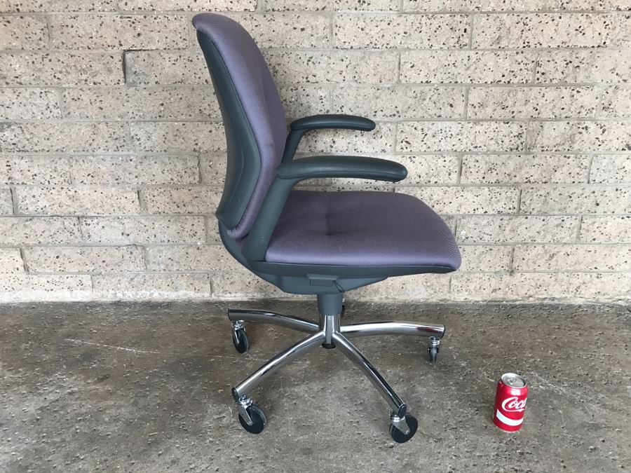 Vintage 1989 Steelcase Armchair Office Chair In Excellent Condition [Photo 3]