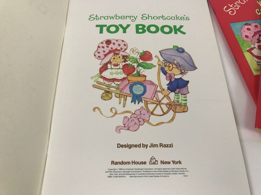 (2) Strawberry Shortcake Toy Books And (2) Year-Round Coloring Books New Old Stock [Photo 6]