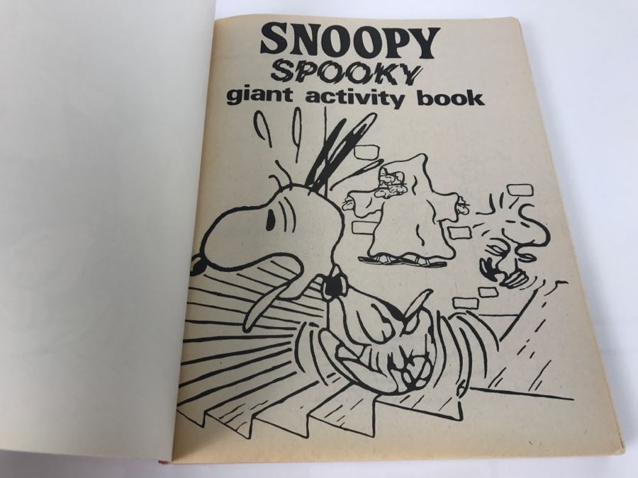 Vintage Snoopy Spooky Giant Activity Book New Old Stock [Photo 5]