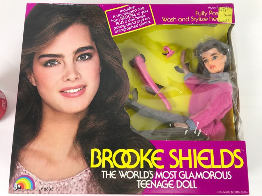 Vintage 1982 Brooke Shields World's Most Glamorous Teenage Doll In Packaging LJN #8833 [Photo 2]