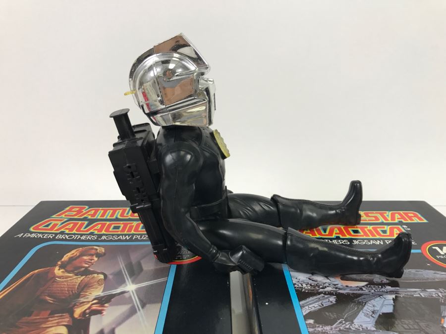 Pair Of Vintage 1978 Sealed Battlestar Galactica Parker Brothers Jigsaw Puzzles And Battlestar Galatica Cylon Centurion Mattel 1978 [Photo 5]