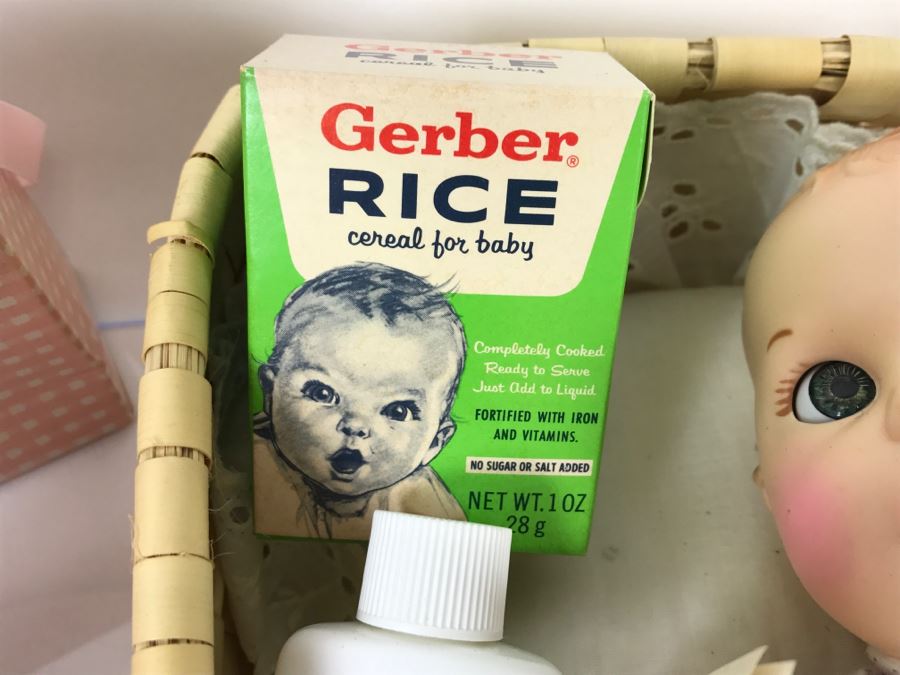 Vintage Gerber Baby Advertising Doll With Accessories [Photo 4]