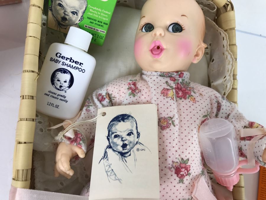 Vintage Gerber Baby Advertising Doll With Accessories [Photo 9]