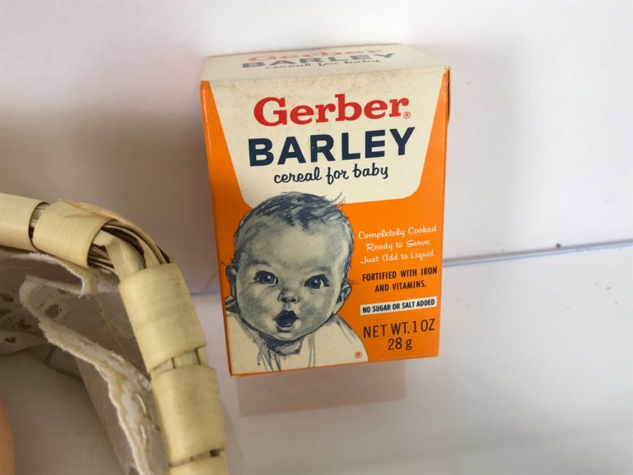 Vintage Gerber Baby Advertising Doll With Accessories [Photo 5]