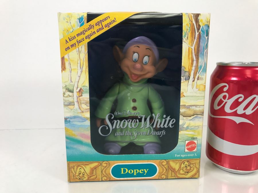 Vintage 1992 Walt Disney's Snow White And The Seven Dwarfs Dopey Doll Toy Mattel 10225 New Old Stock [Photo 1]