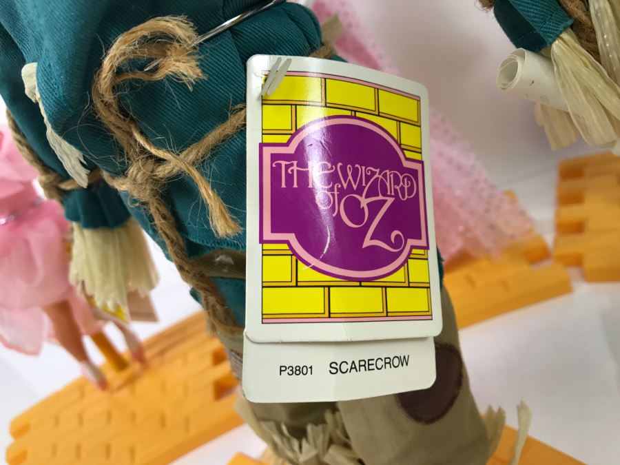 (9) Vintage The Wizard Of Oz Dolls With Tags Collection With Yellow Brick Road Stands [Photo 30]