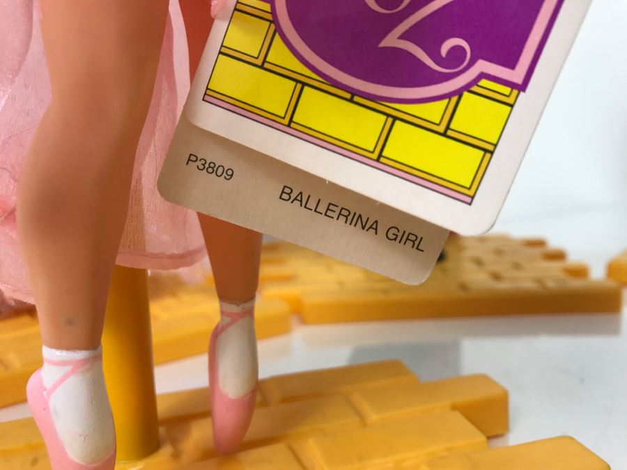 (9) Vintage The Wizard Of Oz Dolls With Tags Collection With Yellow Brick Road Stands [Photo 32]