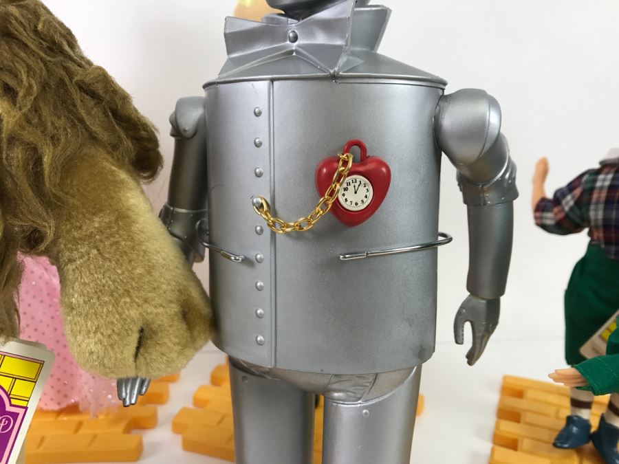 (9) Vintage The Wizard Of Oz Dolls With Tags Collection With Yellow Brick Road Stands [Photo 13]
