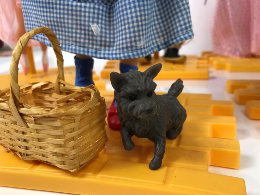 (9) Vintage The Wizard Of Oz Dolls With Tags Collection With Yellow Brick Road Stands [Photo 5]