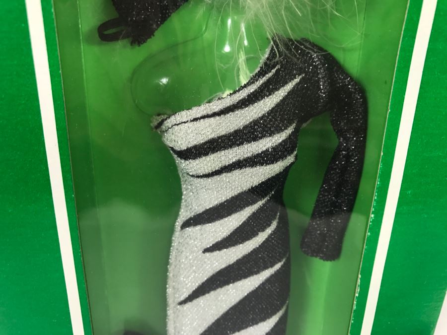 Vintage 1977 MEGO Farrah's Fashions Doll Clothes Designed By Bob Mackie In Original Packaging 77025 [Photo 5]