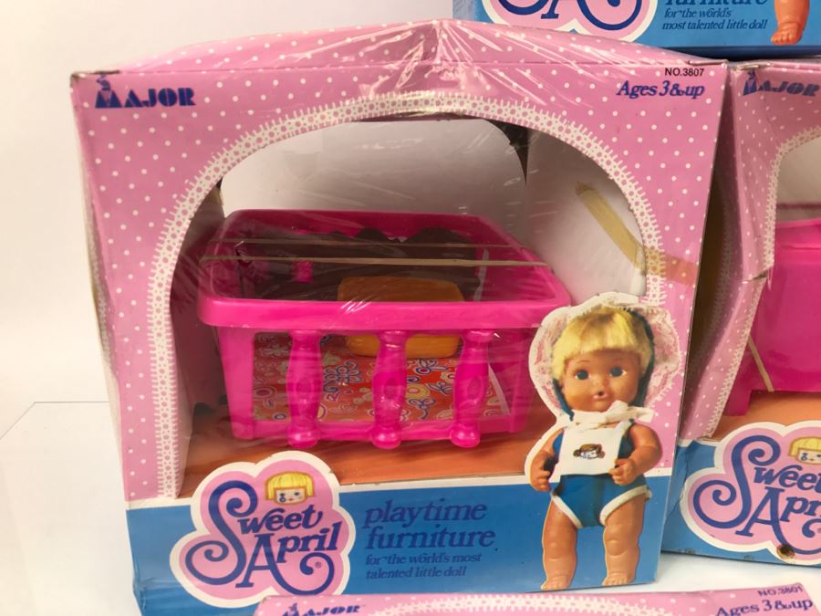 Vintage The Wizard Of Oz Dolls With Tags Collection With Yellow Brick Road Stands [Photo 9]