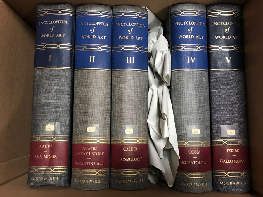 Vintage First Edition 1959 Complete Set Of Encyclopedia Of World Art 15 Volumes McGraw Hill Printed In Italy Retails $300-$500 [Photo 2]