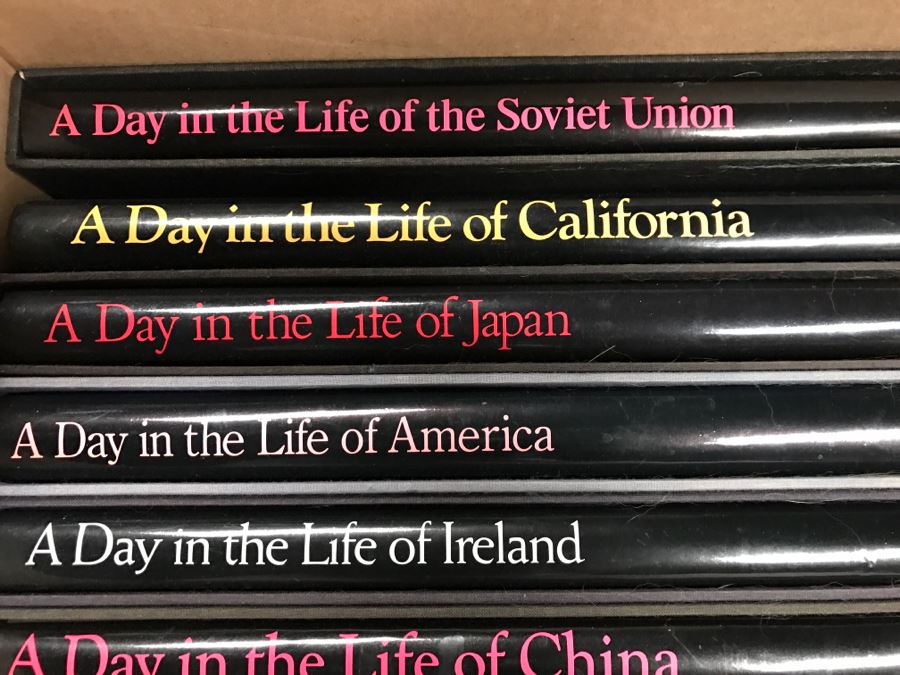 (13) Collection Of First Edition Kodak Collins Publishers A Day In The Life Of: California, Hollywood, Japan, Hawaii And More Books And (3) The Beautiful Cookbooks: America, Mexico And Italy [Photo 4]