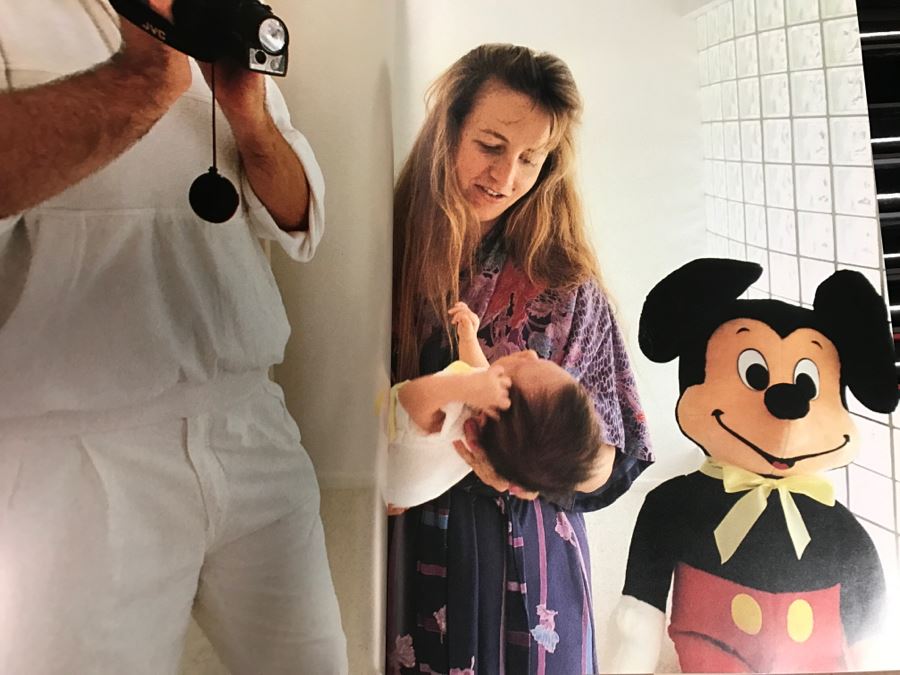 (13) Collection Of First Edition Kodak Collins Publishers A Day In The Life Of: California, Hollywood, Japan, Hawaii And More Books And (3) The Beautiful Cookbooks: America, Mexico And Italy [Photo 9]