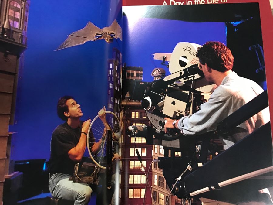 (13) Collection Of First Edition Kodak Collins Publishers A Day In The Life Of: California, Hollywood, Japan, Hawaii And More Books And (3) The Beautiful Cookbooks: America, Mexico And Italy [Photo 18]