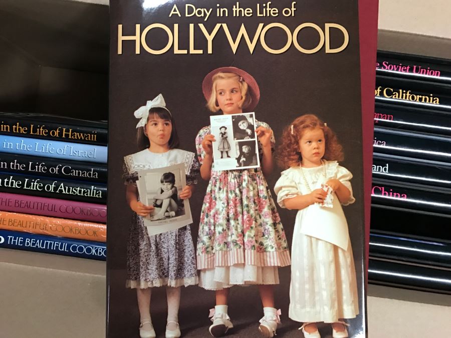 (13) Collection Of First Edition Kodak Collins Publishers A Day In The Life Of: California, Hollywood, Japan, Hawaii And More Books And (3) The Beautiful Cookbooks: America, Mexico And Italy [Photo 16]