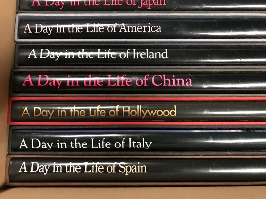 (13) Collection Of First Edition Kodak Collins Publishers A Day In The Life Of: California, Hollywood, Japan, Hawaii And More Books And (3) The Beautiful Cookbooks: America, Mexico And Italy [Photo 5]